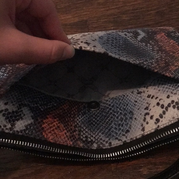 Hand Clutch - Picture 7 of 7